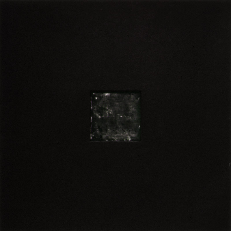 Ilppo Alho, 1992 — Amok III — akryyliv�ri kankaalle ja ter�s — 200 x 200 x 5 (cm)